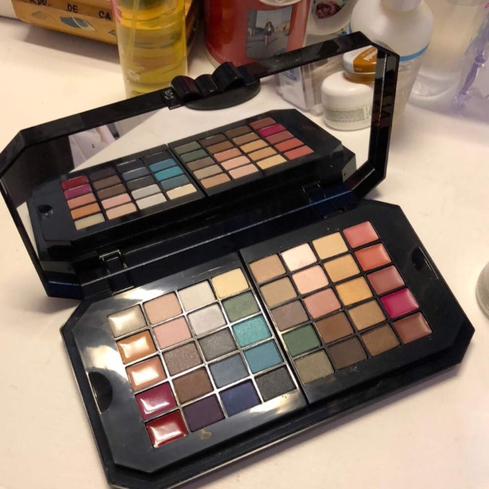 VS Makeup Kit